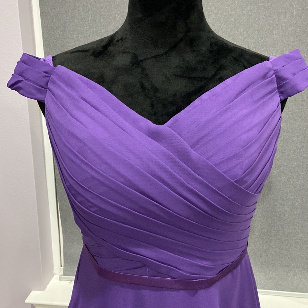 Night gown 💜 - Picture 2 of 10